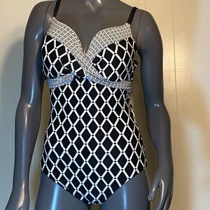 CHRISTINA "Captiva" Bathing Suit w/ removable bust pads, Size M. Like new Condit